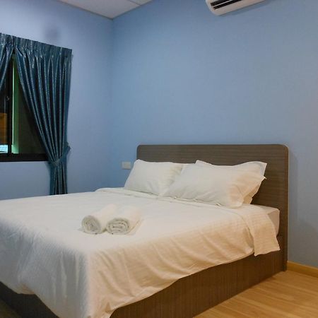 Eiman Homestay, Keluang Zewnętrze zdjęcie