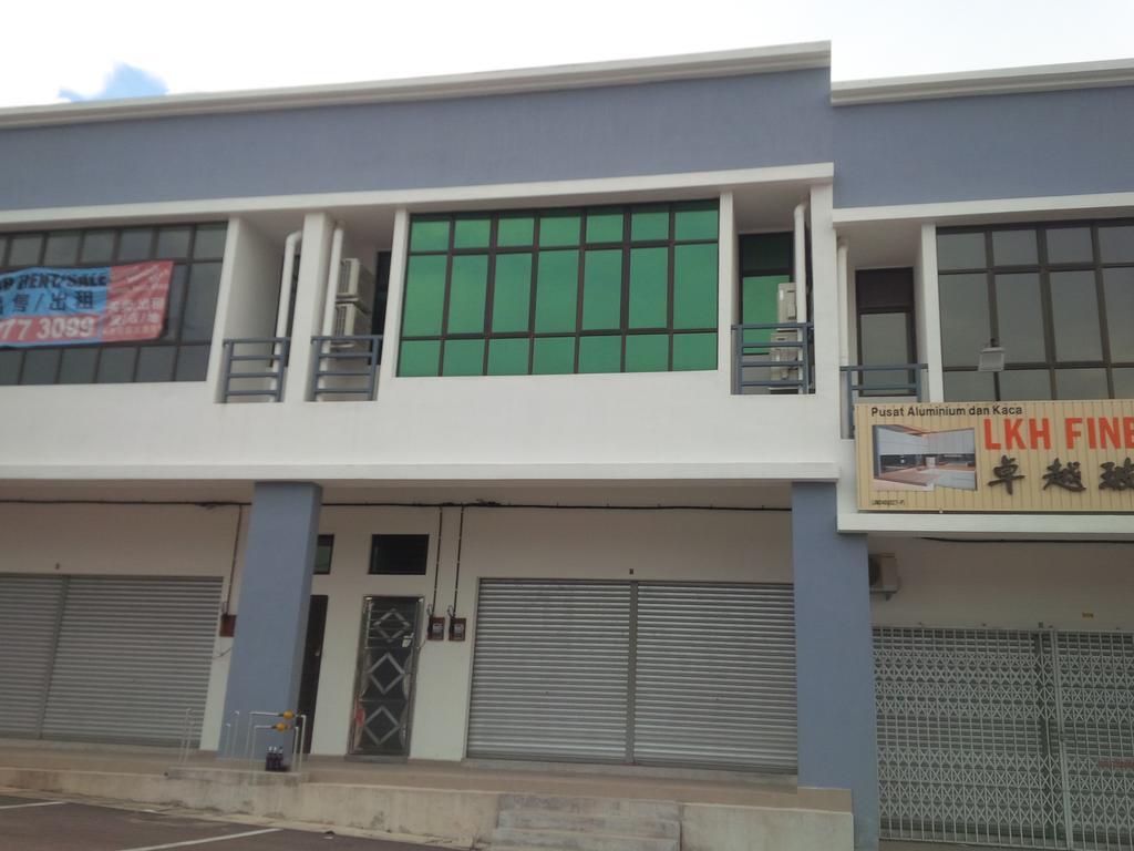 Eiman Homestay, Keluang Zewnętrze zdjęcie